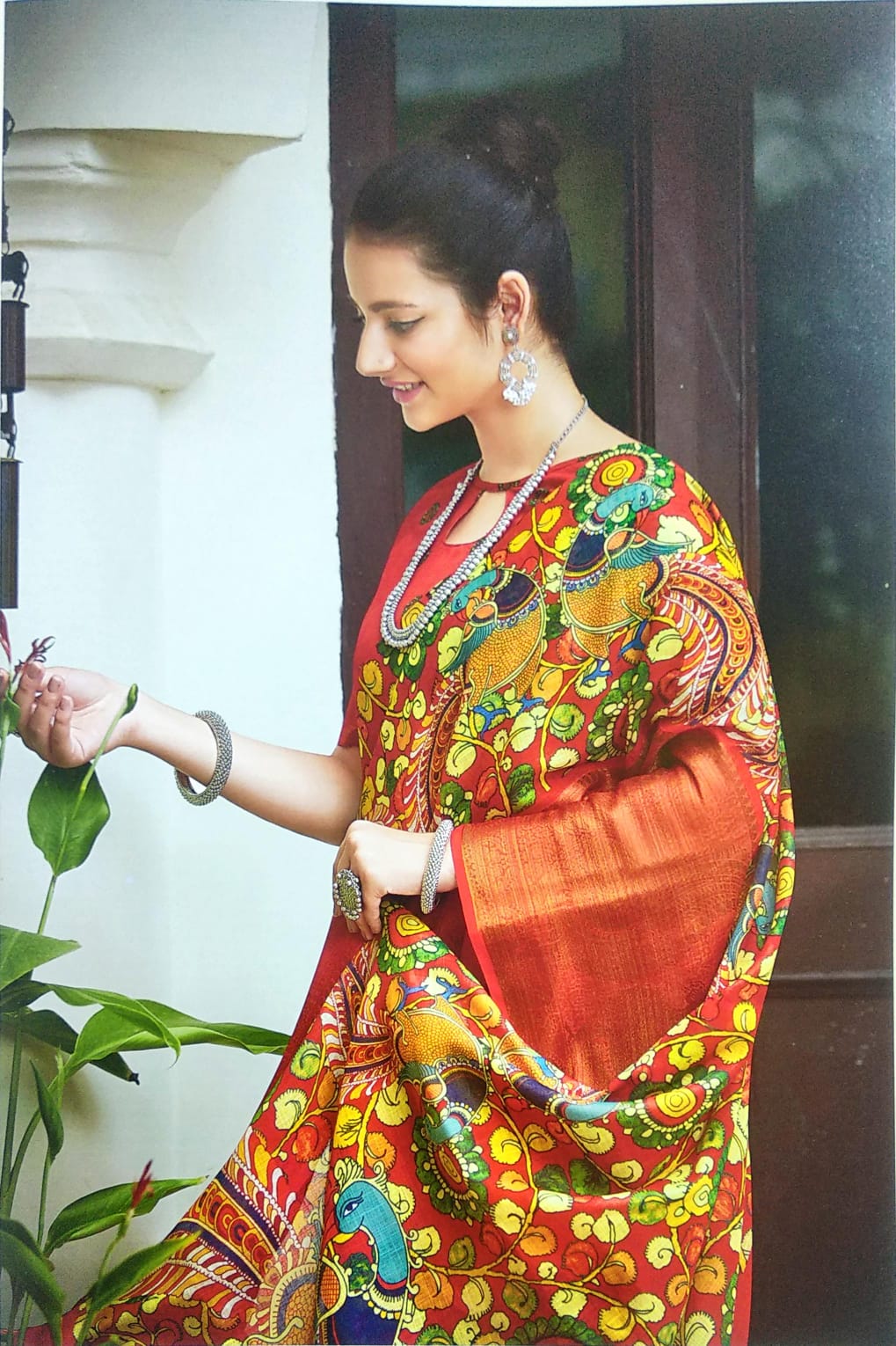 RED COLOR PURE LINEN SILK SAREE WITH DIGITAL PRINTED KALAMKARI.