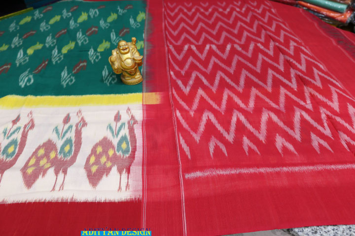 RED/GREEN POCHAMPALLI IKKAT COTTON SAREE.