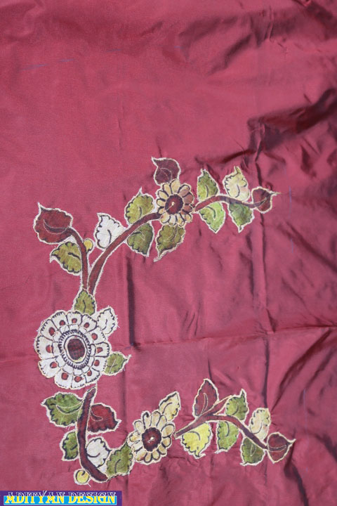 CREAM COLOR SILK CHANDERI HANDLOOM SAREE WITH  KALAMKARI WORK.