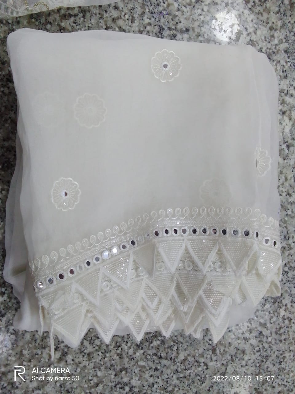 ORGANZA DYEBLE CHUNNI. 