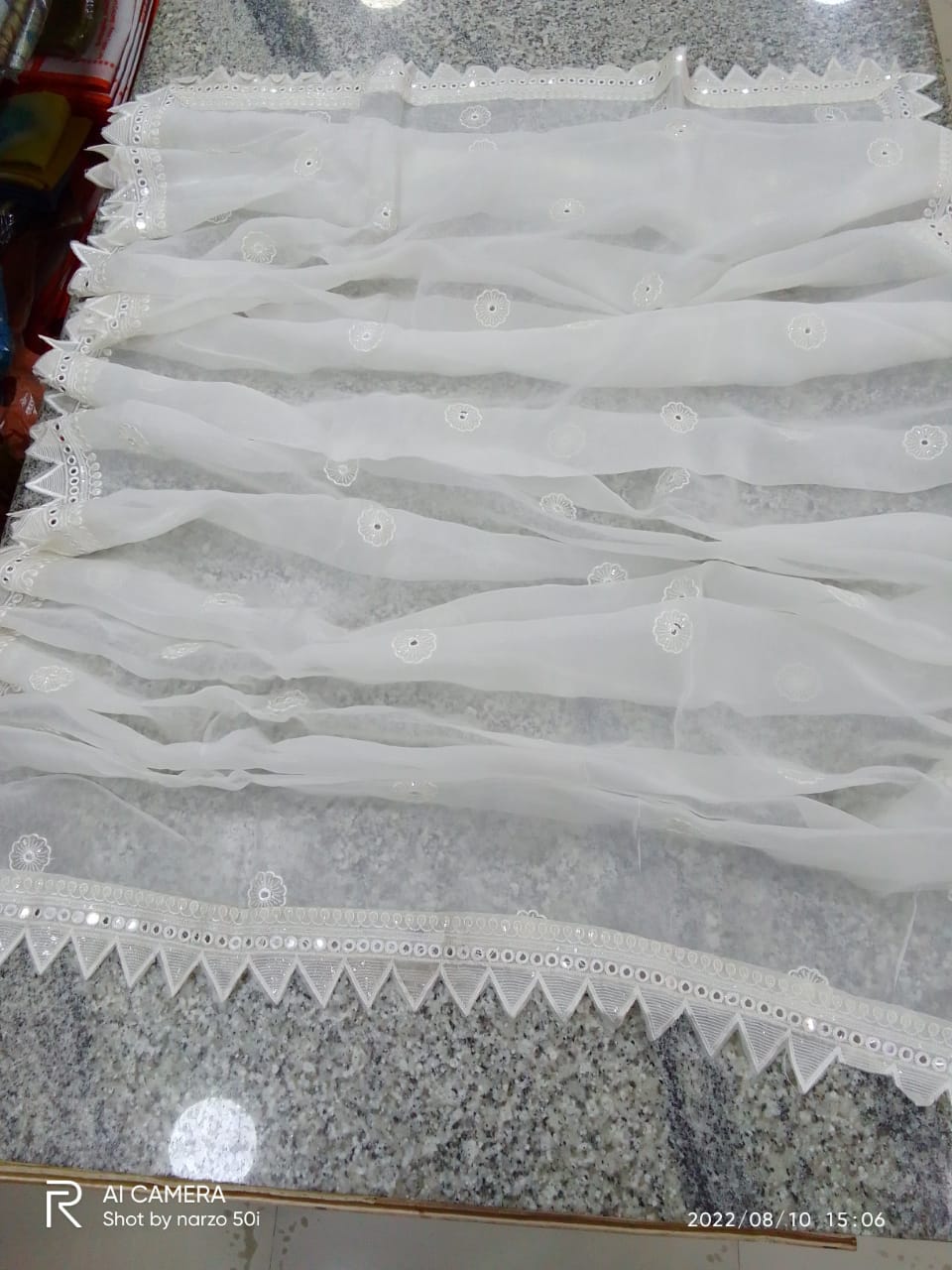 ORGANZA DYEBLE CHUNNI. 